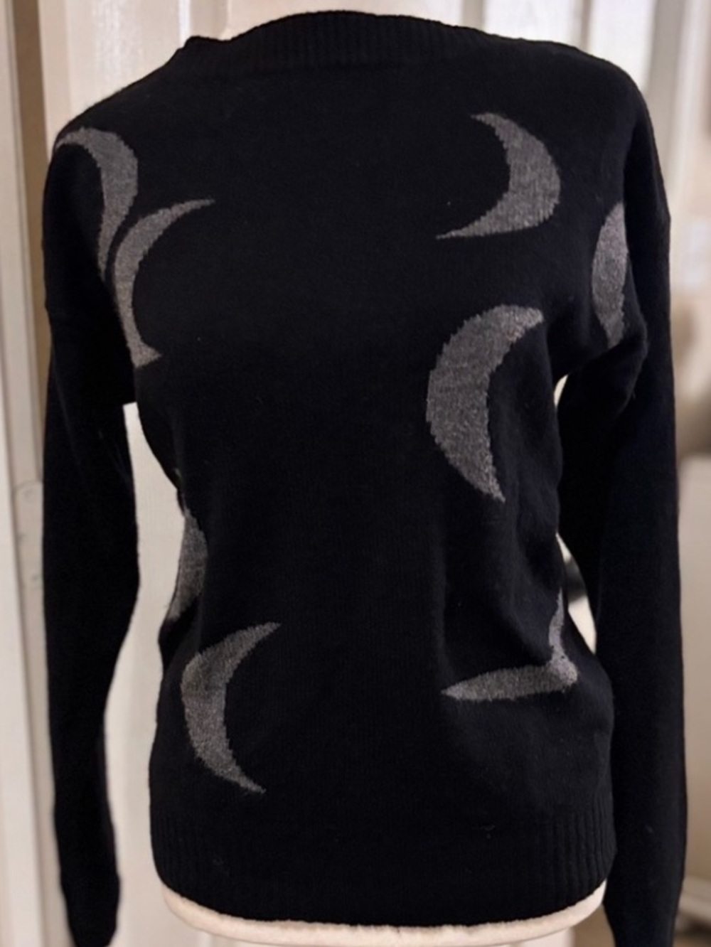 💯 cashmere !Black Crescent Pattern Crewneck Sweater vintage